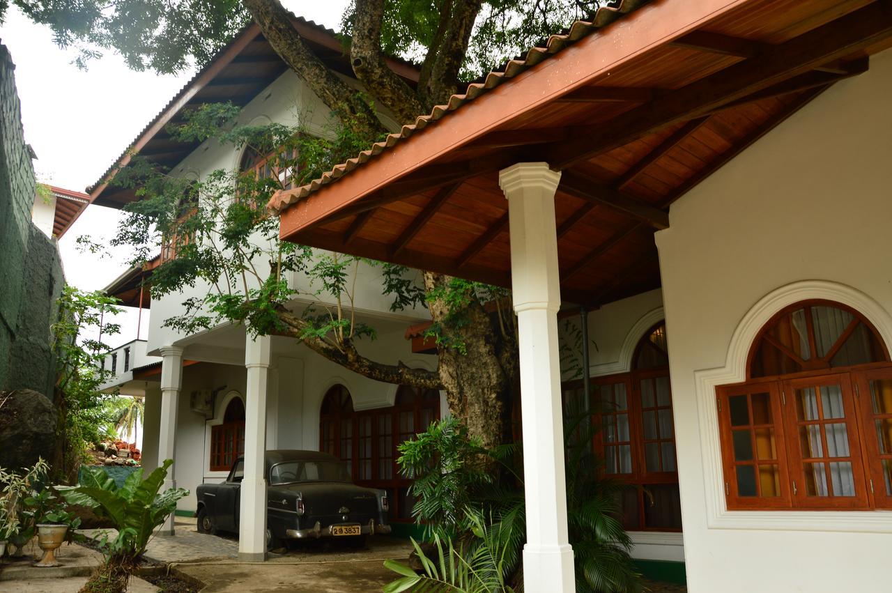 Rockwood Villa Канди Экстерьер фото