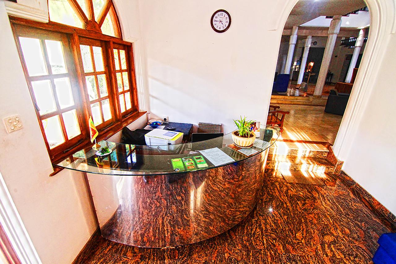 Rockwood Villa Канди Экстерьер фото