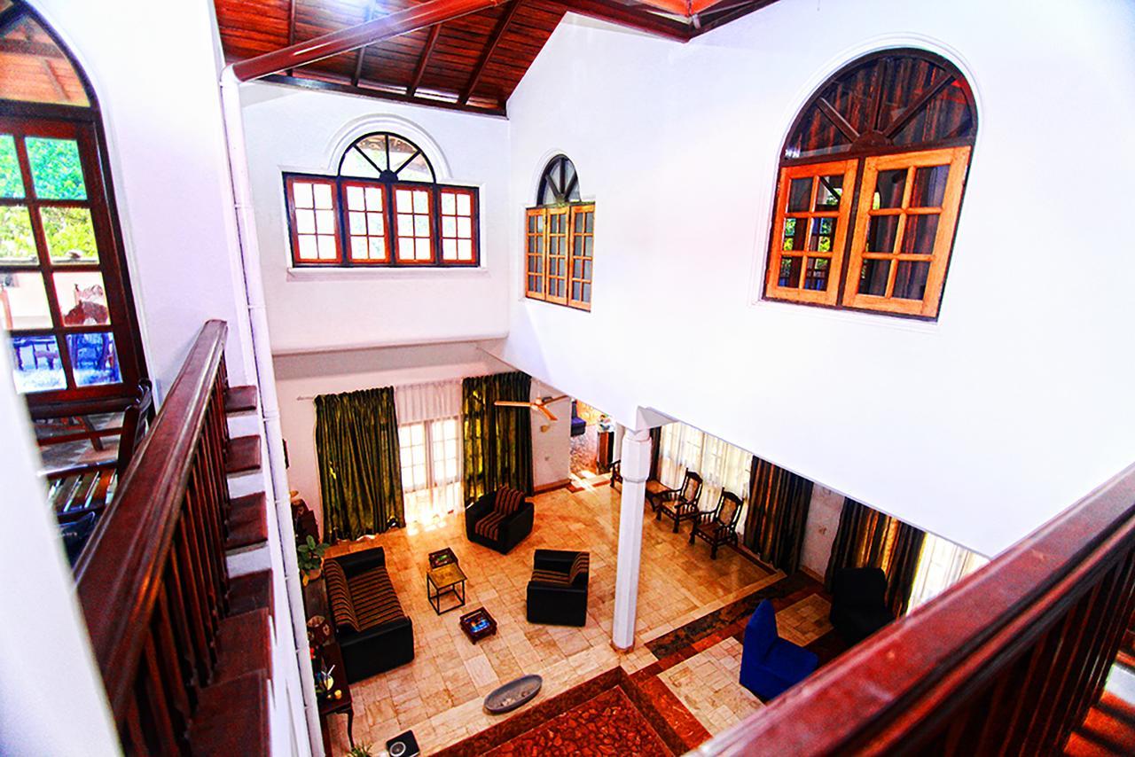 Rockwood Villa Канди Экстерьер фото